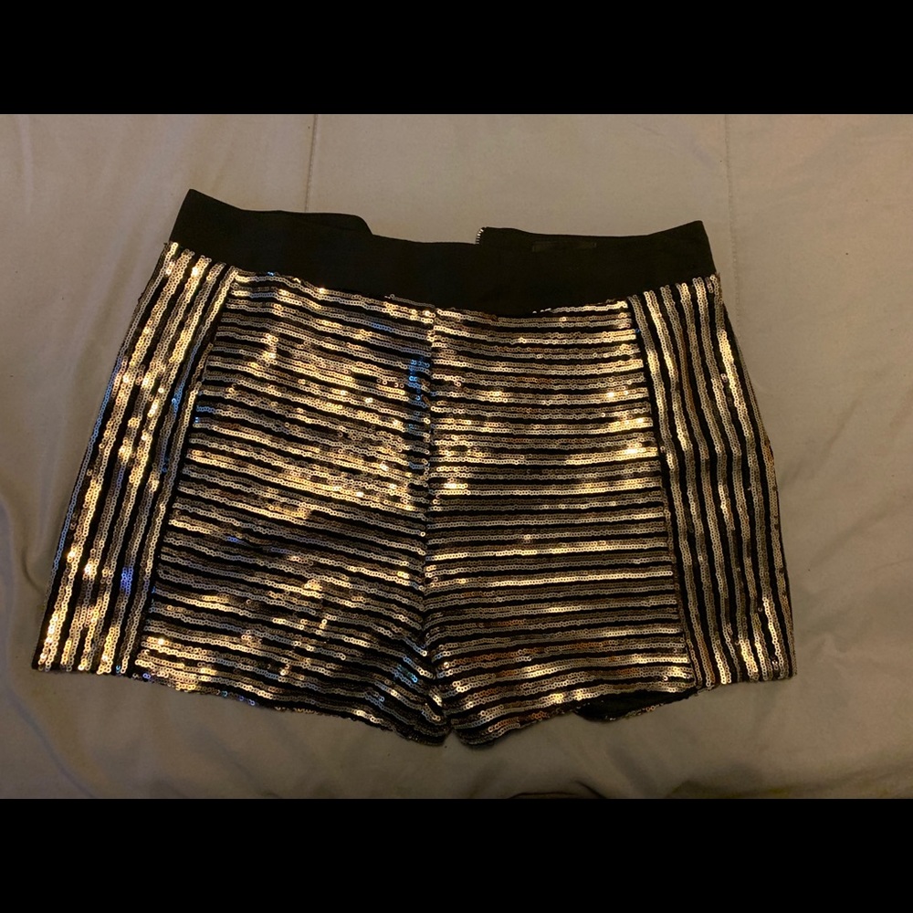 Sequenced shorts